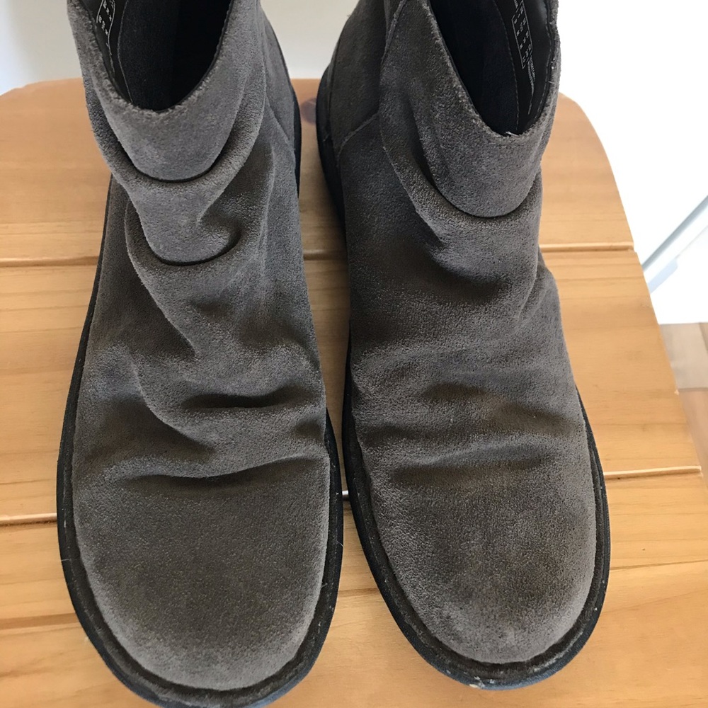 Clarks leather flat ankle boots.